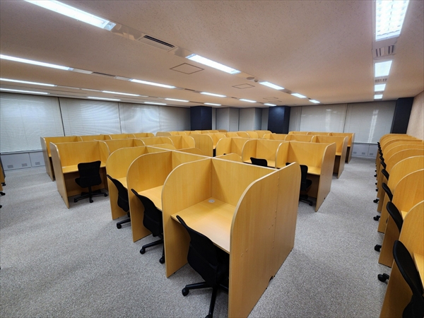 札幌大通校の自習室